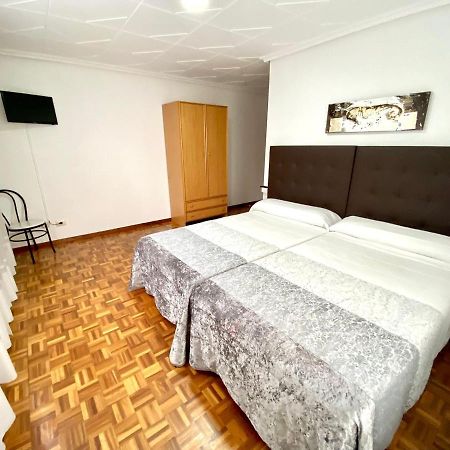 Garden Lodge Hostal Evencio Ribadavia Luaran gambar
