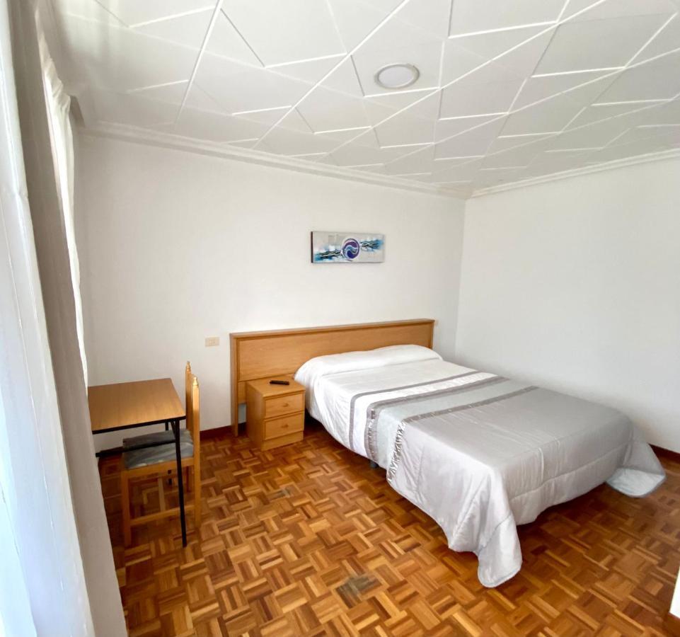 Garden Lodge Hostal Evencio Ribadavia Luaran gambar