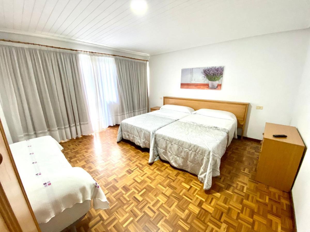 Garden Lodge Hostal Evencio Ribadavia Luaran gambar